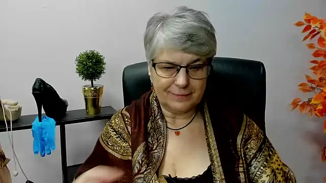 IrisDream online show from January 2025 01:53:02 PM