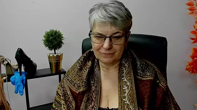 IrisDream online show from February 2025 10:49:02 AM