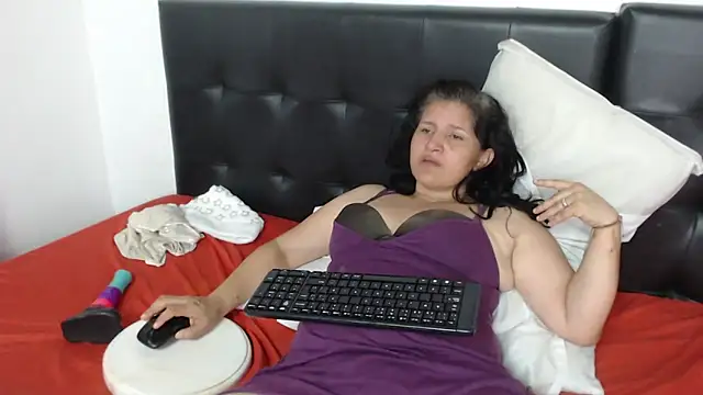 Snapshot of Angelinna_Milf chatting on December 2024 11:29:02 PM Angelinna Milf online show from December 2024 11:29:02 PM