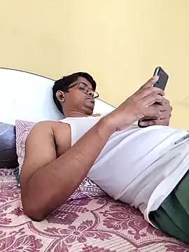 Snapshot of paras5000 chatting on May 2026 11:39:01 AM paras5000 online show from May 2026 11:39:01 AM