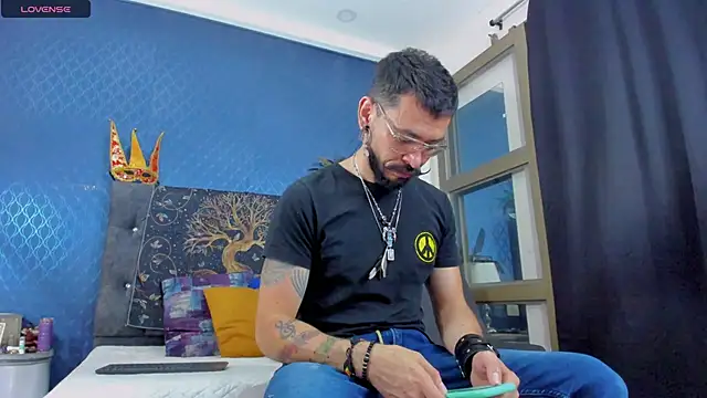 Snapshot of leondevereda chatting on February 2025 10:41:01 PM leondevereda online show from February 2025 10:41:01 PM