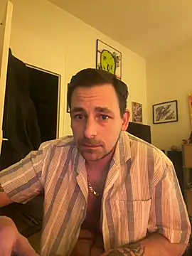 Snapshot of defbond420 chatting on January 2025 11:24:01 PM defbond420 online show from January 2025 11:24:01 PM