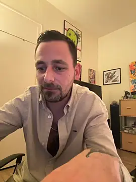 Snapshot of defbond420 chatting on September 2025 10:32:01 PM defbond420 online show from September 2025 10:32:01 PM