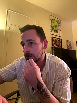 Snapshot of defbond420 chatting on September 2025 09:05:02 PM defbond420 online show from September 2025 09:05:02 PM