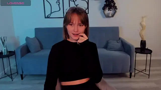 BritnieCute online show from October 2025 05:08:01 AM