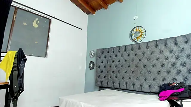 jhonjairo85  online show from March 2025 10:07:02 AM