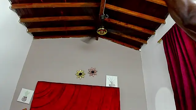 jhonjairo85  online show from March 2025 03:56:02 AM