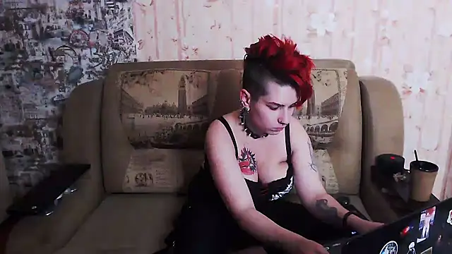 Miya Wey  online show from October 2025 06:30:01 PM