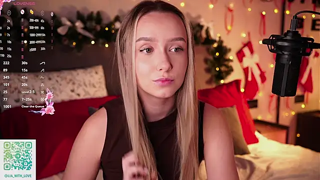 HollisBeckett online show from December 2025 02:27:01 AM