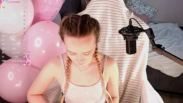 HollisBeckett online show from March 2026 03:14:01 AM