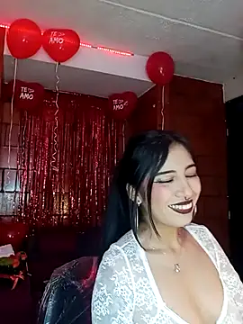 Snapshot of Raven__purple chatting on February 2025 11:09:01 PM Raven  purple online show from February 2025 11:09:01 PM