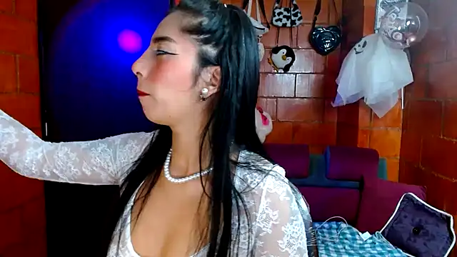 Snapshot of Raven__purple chatting on October 2025 02:17:01 AM Raven  purple online show from October 2025 02:17:01 AM