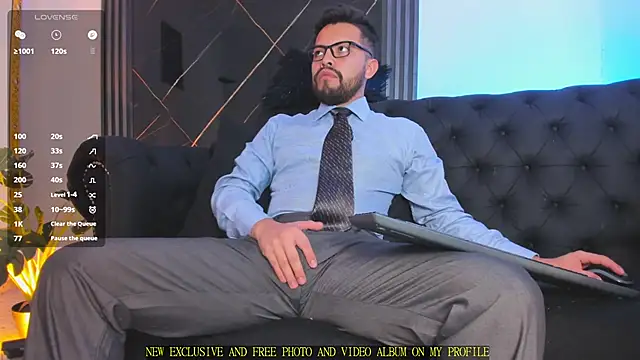 Snapshot of LuccaMallard chatting on June 2026 09:19:01 PM LuccaMallard online show from June 2026 09:19:01 PM