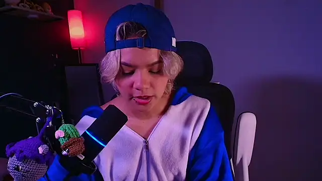 marlena3312 online show from February 2026 01:21:02 PM