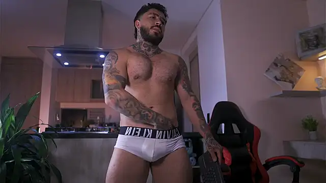 Snapshot of LeoSalvatore_ chatting on October 2025 03:38:01 AM LeoSalvatore  online show from October 2025 03:38:01 AM