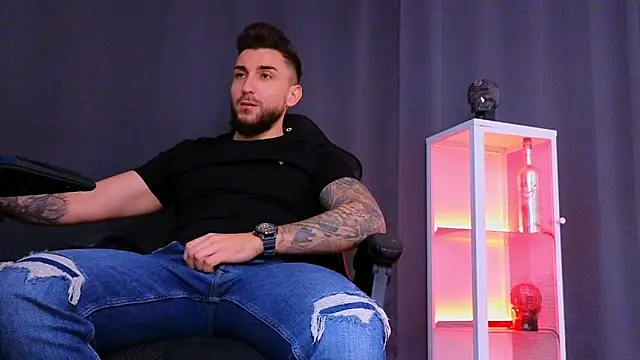 MightyAaron66 online show from February 2025 10:52:02 PM