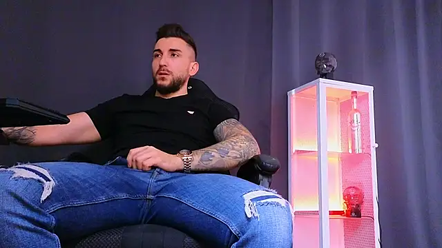 MightyAaron66 online show from February 2025 10:17:02 AM