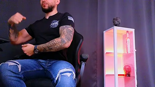 MightyAaron66 online show from March 2025 09:27:02 AM