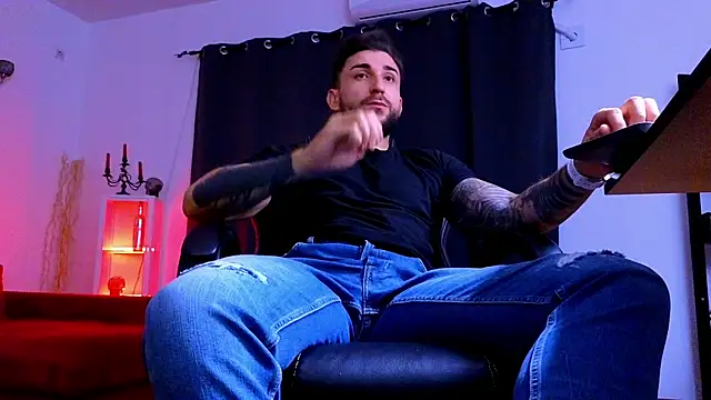 Snapshot of MightyAaron66 chatting on July 2026 08:40:01 PM MightyAaron66 online show from July 2026 08:40:01 PM