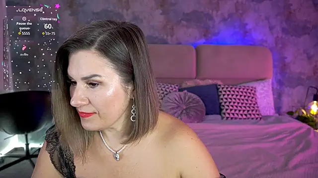 KiraRoxx online show from February 2026 04:33:01 PM