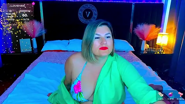 KiraRoxx online show from May 2026 02:10:01 PM
