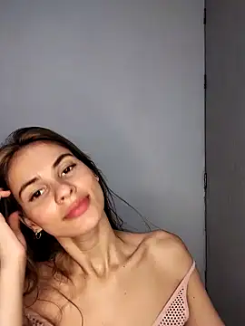 cuteluci  online show from January 2025 12:31:02 PM