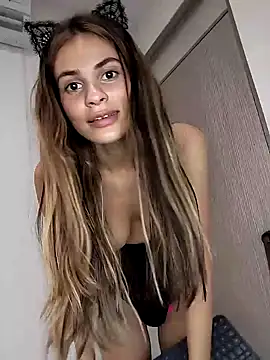 cuteluci  online show from January 2025 02:42:02 PM