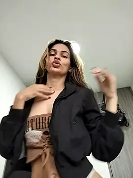 cuteluci  online show from February 2025 11:34:02 AM