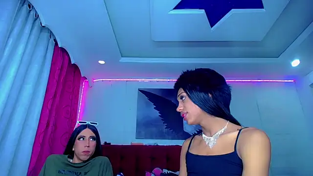 NahomiCamper online show from October 2025 01:23:01 PM