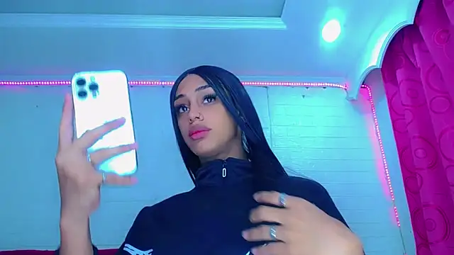 NahomiCamper online show from March 2026 07:40:01 PM