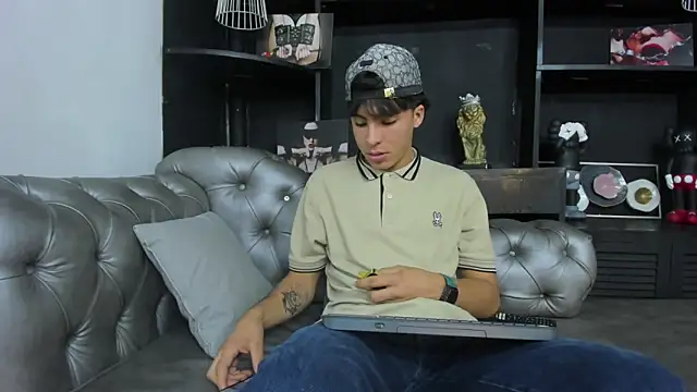 HeellBoy  online show from October 2025 08:07:02 PM