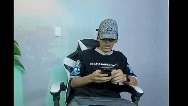 HeellBoy  online show from November 2025 02:56:01 AM