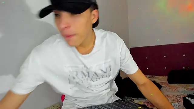 HeellBoy  online show from January 2026 04:38:01 AM