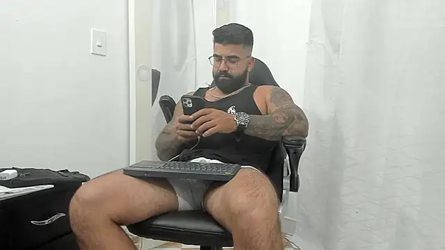 Lyon vach online show from March 2025 09:45:02 PM