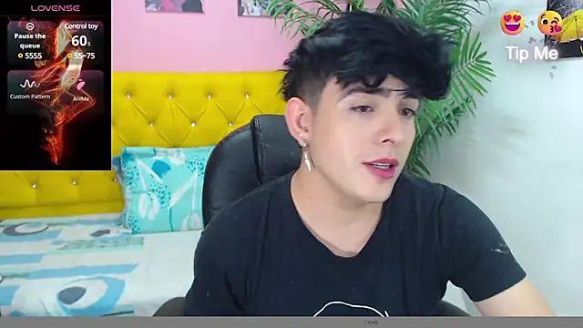 nolan twink1 online show from February 2025 05:42:01 PM