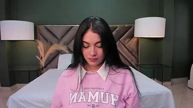 Mia Elowen online show from February 2025 09:38:01 PM