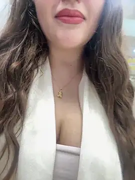 Elinatiranda online show from March 2026 01:45:01 AM