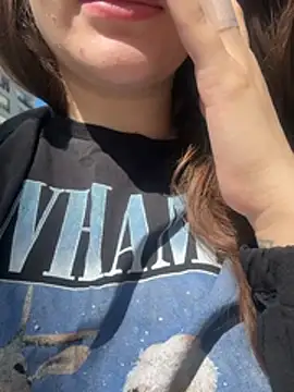 Elinatiranda online show from March 2026 01:05:01 PM