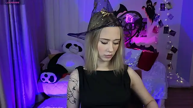 SashaBrooks online show from October 2025 06:09:01 PM