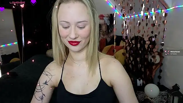 SashaBrooks online show from April 2026 01:41:01 PM