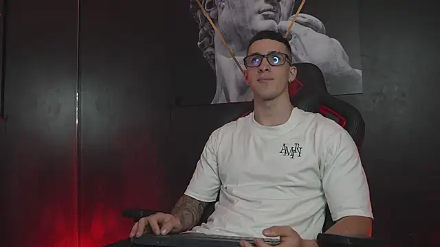 JacksonOlsenn online show from November 2025 09:02:01 PM