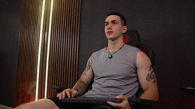 JacksonOlsenn online show from March 2026 08:30:01 PM