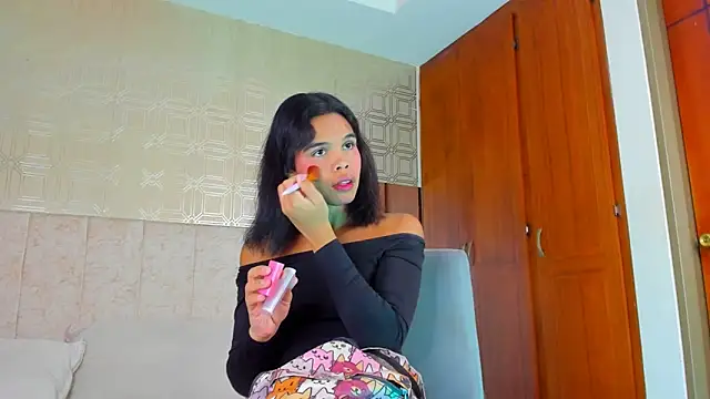 Snapshot of evelyn_wine chatting on December 2024 07:27:02 PM evelyn wine online show from December 2024 07:27:02 PM