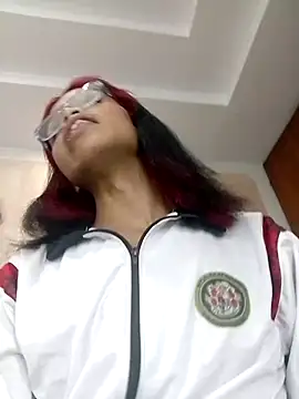 Snapshot of evelyn_wine chatting on February 2025 05:07:02 AM evelyn wine online show from February 2025 05:07:02 AM