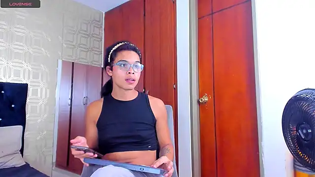 Snapshot of evelyn_wine chatting on March 2025 12:11:02 AM evelyn wine online show from March 2025 12:11:02 AM