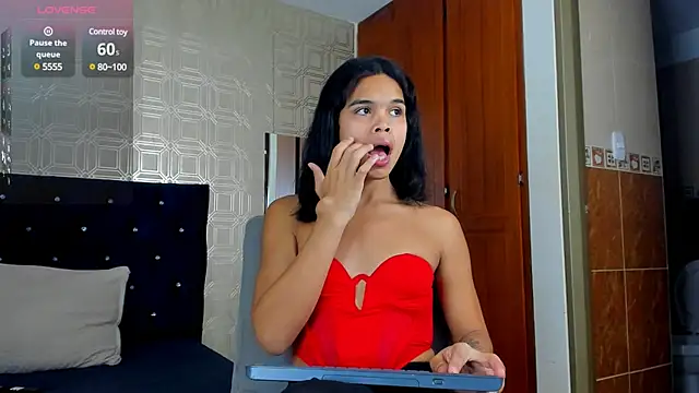 Snapshot of evelyn_wine chatting on March 2025 08:17:01 PM evelyn wine online show from March 2025 08:17:01 PM