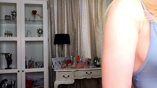 AnneFoxy online show from February 2026 07:14:01 AM