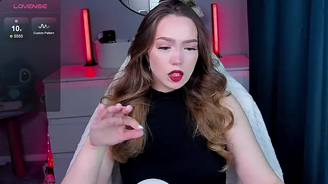 Evia r0se online show from October 2025 12:02:01 PM