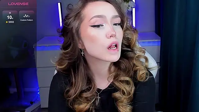 Evia r0se online show from November 2025 11:31:02 AM