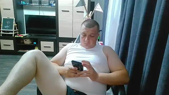 Snapshot of gamblingbum chatting on June 2026 07:05:01 PM gamblingbum online show from June 2026 07:05:01 PM